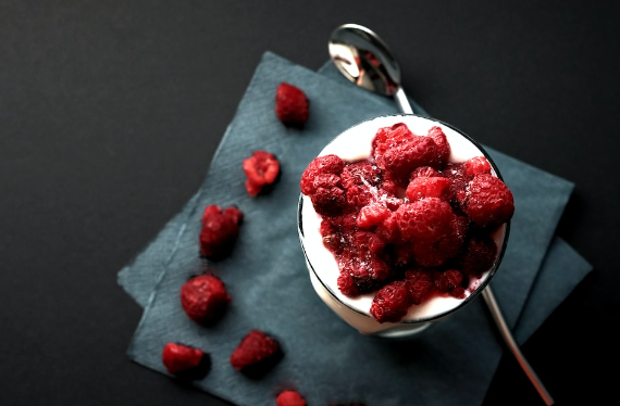 唐朝樱桃：古代“网红”水果引发文人赞美与美食创意